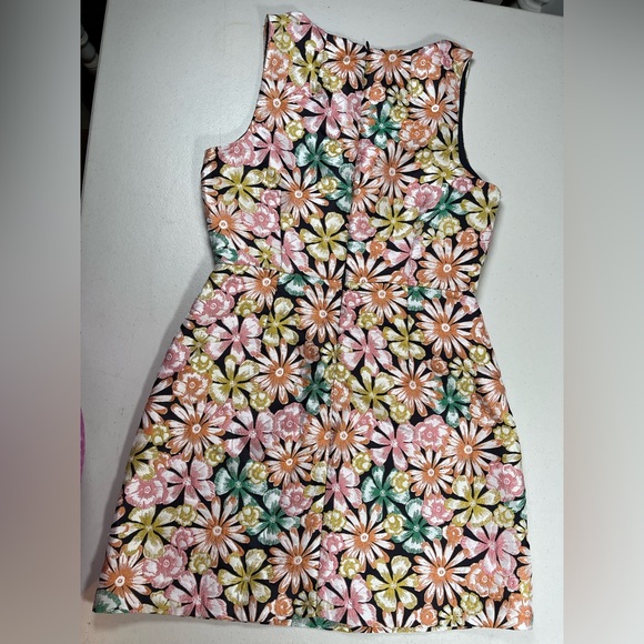 Banana Republic sheath Dress Size
2P Multicolor Floral Embossed
Jacquard - Picture 4 of 12
